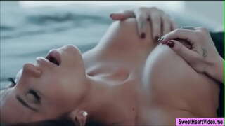 Jaclyn Taylor didnt an dùil gu bheil gnè-cinneil le Liv bhlàr a-Muigh agus orgasm