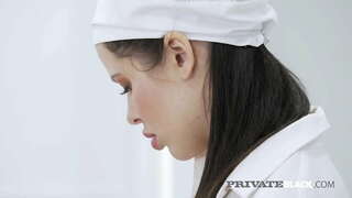 Menjar fora de casa a la cuina! Seductora babe Cassie Foc satisfet amb la BBC carn, fent-la profundament en el seu cony fins que no és temps per a alguns anal! Bon Apetit! Llisqueu cap a la plena &amp;amp; 1000s Més a PrivateBlack.com!