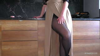 Dingana Neny Femdom Handjob sy Thighjob ao Pantyhose