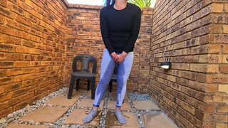 Mara titoli anzjani ġewwa u barra pissing kumpilazzjoni | mxarrba u tindif