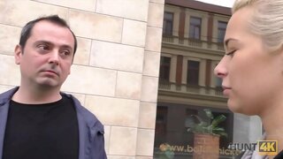 HUNT4K. Babe er syg af kæreste og beslutter sig for at have sex med fremmede